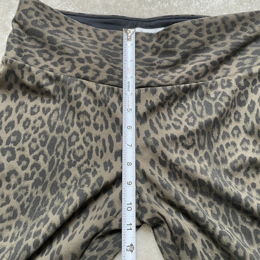 Carmen Marc Valvo Leopard Print Legging Olive Green Women's Medium NWT - Picture 12 of 13